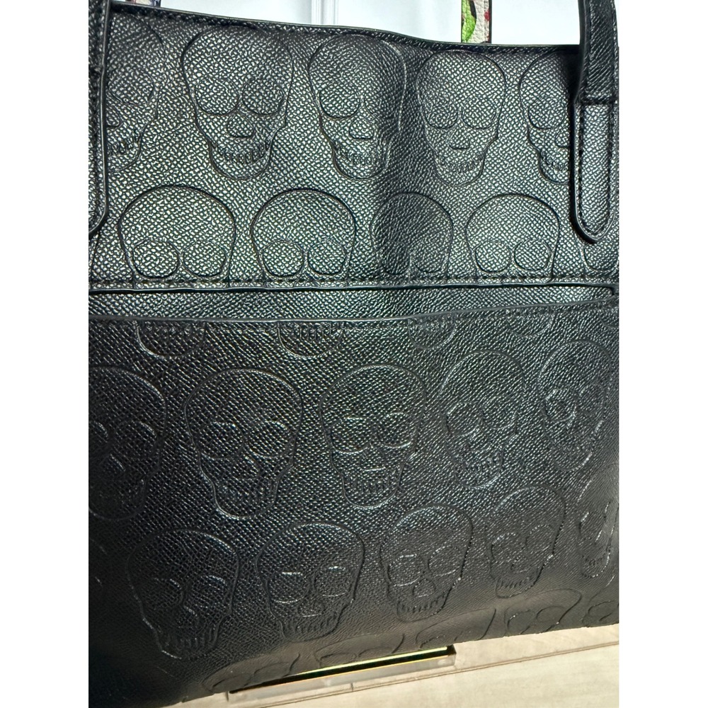 Betsey Johnson Skull Embossed Tote Bag Graffiti Lining Faux Leather Black - Picture 9 of 13